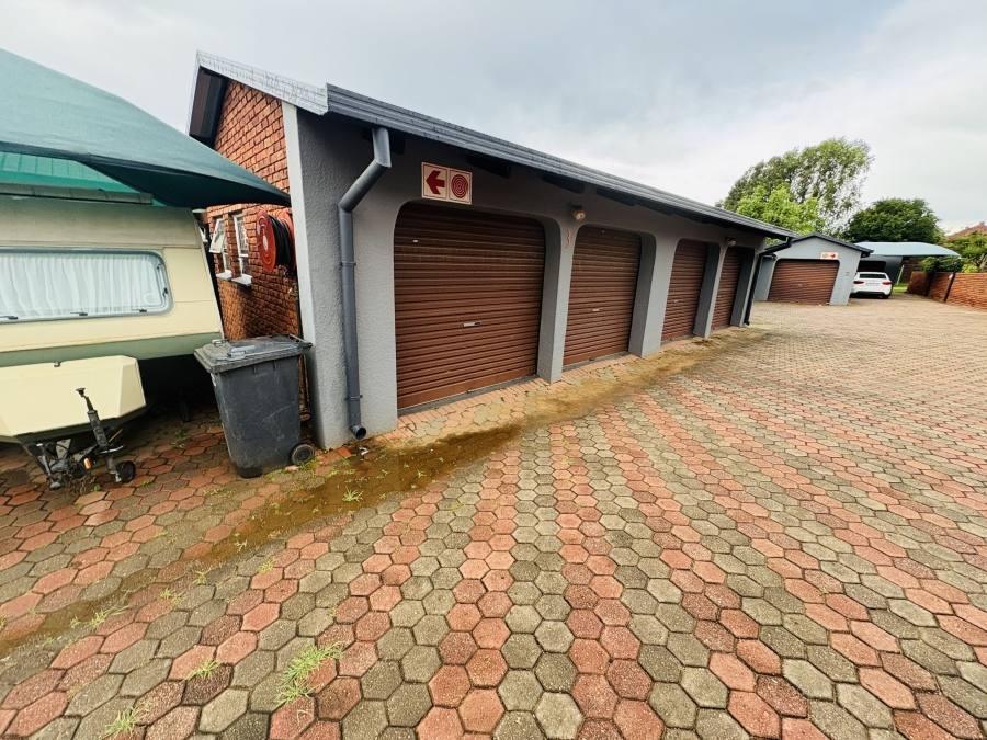 3 Bedroom Property for Sale in Ifafi North West